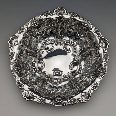 1897年 英国アンティーク 純銀 ボンボンディッシュ 直径15cm William Neale
